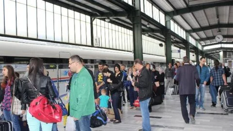 Vatandaş YHT'ye akın etti!