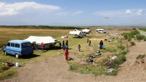 Iğdır Ovası Mevsimlik İşçilerin Umudu Oldu