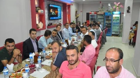 Gazetecilerden Kaymakama Veda Yemeği