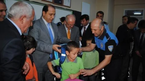 Amasya Polisinden Eğitime Destek