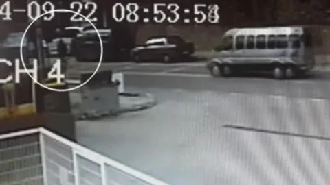 Elinde Ekmeğiyle Can Verdi