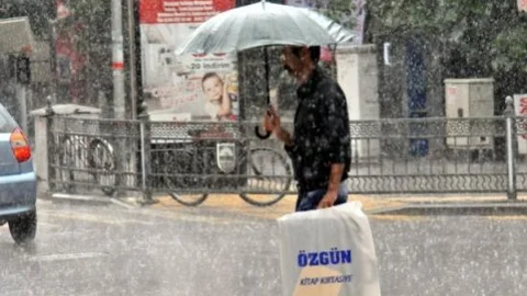 Yalova Sokakları Göle Döndü