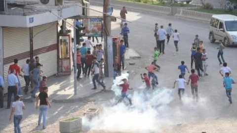 Cizre'de İzinsiz Gösteriye Polis Müdahale Etti