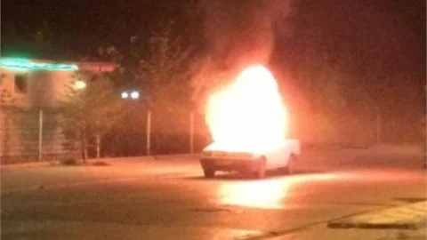 Kamyonet Alev Alev Yandı