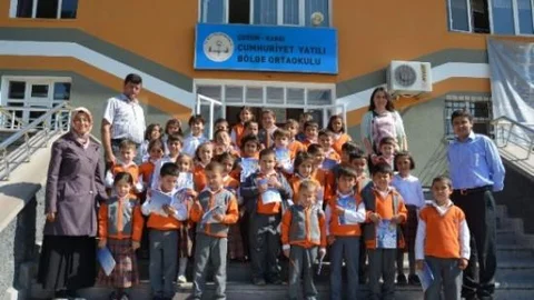 Thk'dan Öğrencilere Kırtasiye Yardımı