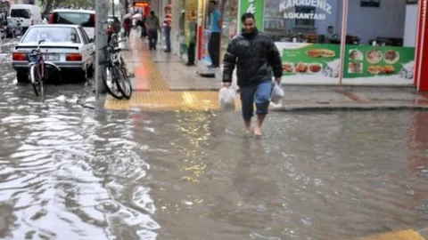 Sağanak Yağmur Yalova'yı Göle Çevirdi