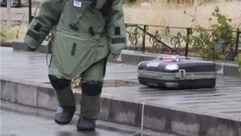 Aksaray'da Şüpheli Valiz Fünyeyle Patlatıldı