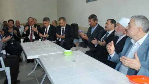 Bakan Eroğlu Şehit Polisin Ailesini Ziyaret Etti