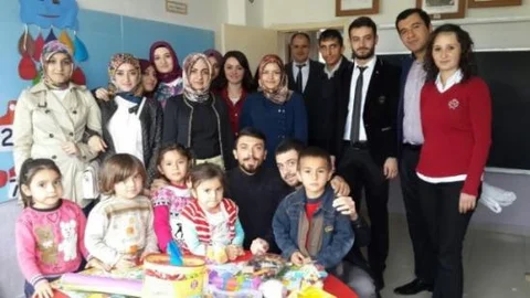 Ak Partili Gençlerden Kuzyaka Okuluna Yardım