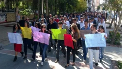 Öğretmenler Valiliğe Yürüdü