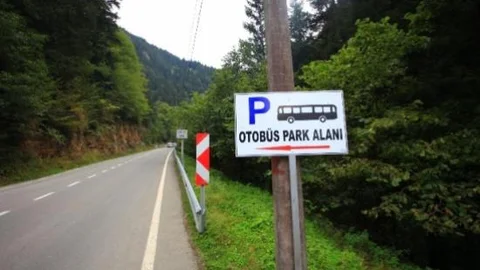 Sümela Manastırı'nı Ziyaret Eden Turistlerin Otobüs Parkı Sorunu Çözüldü