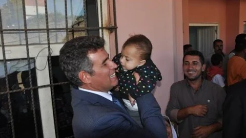 Feyzioğlu Batman'a Sığınan Yezidileri Ziyaret Etti