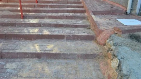 Tehlikeye Davetiye Çıkartan Merdivenler Onarıldı