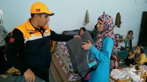 Suriyelilere Battaniye Yardımı