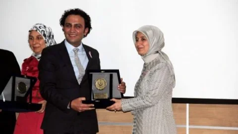 Başbakan Ahmet Davutoğlu'nun Eşi Sare Davutoğlu: