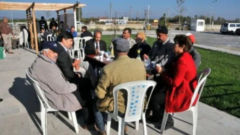 Hayvan Pazarında Ücretsiz Çorba Ve Çay İkramı