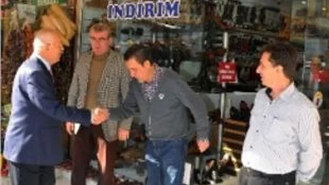 Yaşar Yenimahallelilerle Bayramlaştı