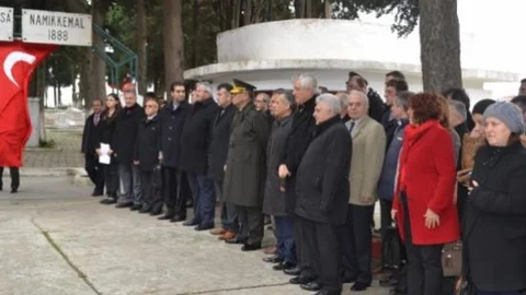 Namık Kemal Gelibolu'da Mezarı Başında Anıldı