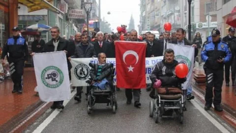 Bartın'da Engelliler Günü Yürüyüşü Düzenlendi
