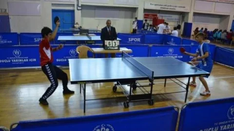 Düzce'de Okul Sporları Masa Tenisi Turnuvası