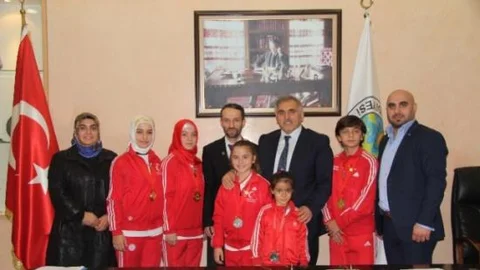 Başkan İnci'den Şampiyonlara Altın