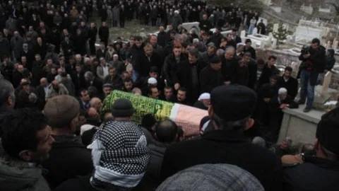 Çallı Binlerce Kişinin Katılımı İle Toprağa Verildi