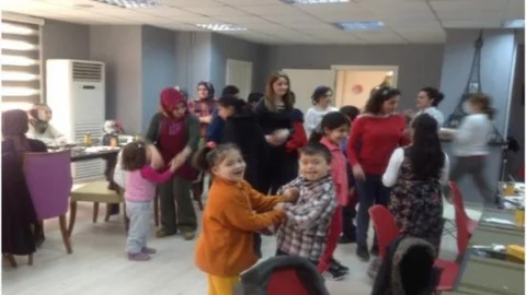 Toki Mehmet Akif Ersoy İlköğretim Okulu Özel Eğitim Sınıfları Öğrencileri Kahvaltıda Gönüllerince Eğlendiler