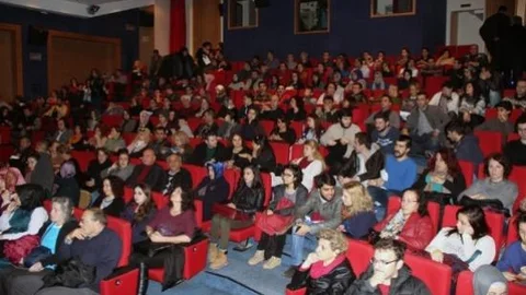 'kurban' İsimli Tiyatro Oyunu Akm'de Sergilendi