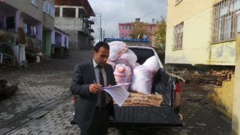 Kulp Kaymakamlığı Kobanili Ailelere Gıda Yardımında Bulundu