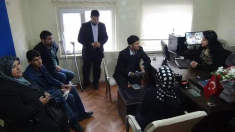 Ak Parti Kızıltepe İlçe Teşkilatından Engellilere Ziyaret