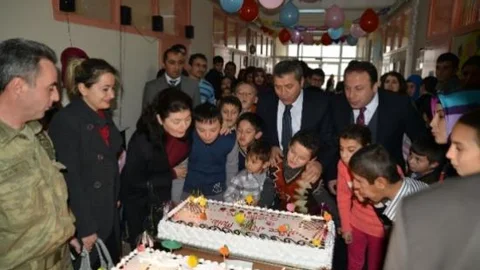 Engellilere Doğum Günü Kutlaması