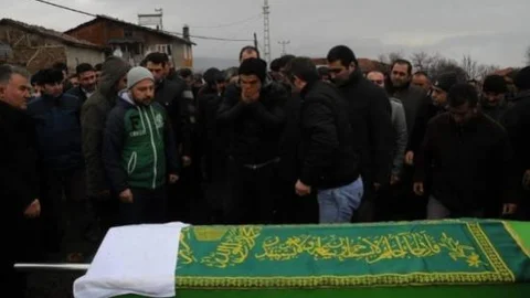 Uğur Boral'ın Babasının Cenazesi Toprağa Verildi