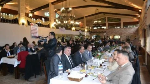 Eğitimcilere Okul Kıyafetleri Tanıtıldı