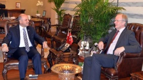 Vali Çakacak Büyükelçi Pohl'u Makamında Kabul Etti