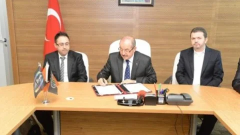 İşadamından Okulların Boyanması İçin 150 Ton Boya