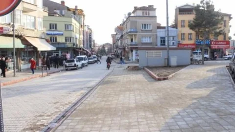 Tavşanlı Küçük Meydan'da Park Yasağı