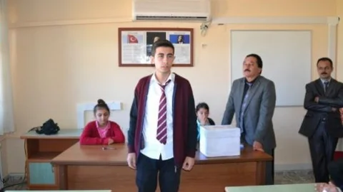 Mersin İl Öğrenci Meclisi Başkanlığına Dolunay Tandoğan Seçildi