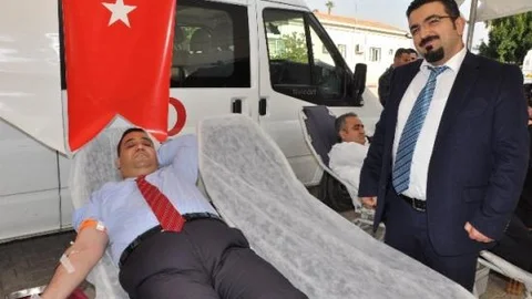 Başkan Can Kızılay'a Kan Bağışladı