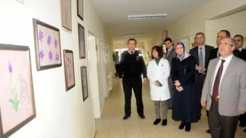 Vali Nayir Toplum Ruh Sağlığı Merkezini Ziyaret Etti