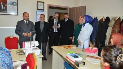 Kartepe Belediye Başkanı Üzülmez'den Kurs Ziyareti