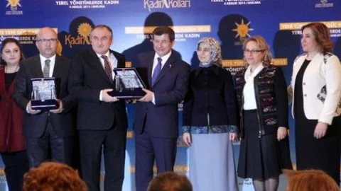 Başbakan'dan Alaaddin Yılmaz'a Ödül
