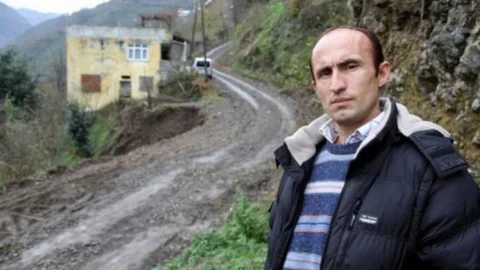 Heyelan Evi Tehdit Ediyor