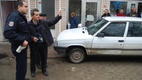 Otomobile Çarpıp Kaçtı