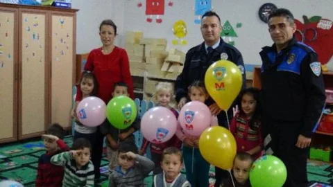 Ulus Polisi Çocukları Sevindirdi