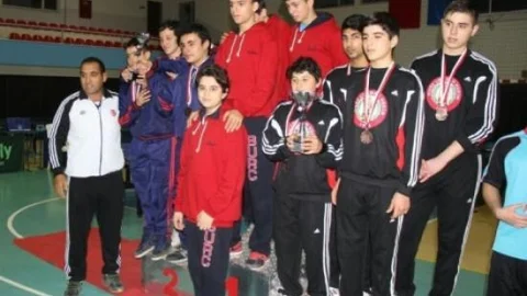 Adana'da Okullarası Gençler Masa Tenisi Müsabakaları...