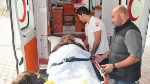 Hasta Yakınları Acil Hastayı Para Almadan Bakmadığını İddia Ettikleri Özel Hastaneden Şikayetçi Oldu