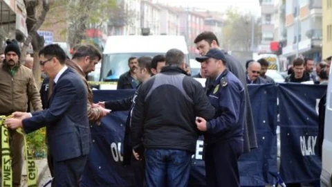 Direksiyon Başında Göğsünden Vurulmuş Halde Ölü Bulundu