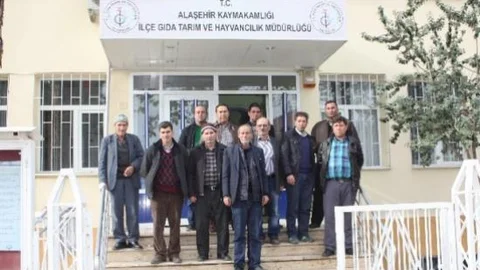 Çiftçiler Çks Kuyruğunda