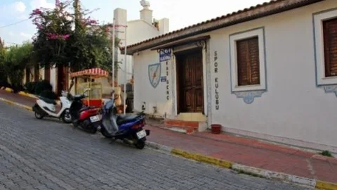 Polisten Spor Kulübüne Kumar Baskını