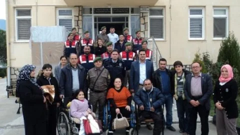 Buharkent'te Jandarma Engellileri Konuk Etti